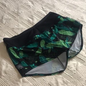 NWT Oiselle Roga shorts